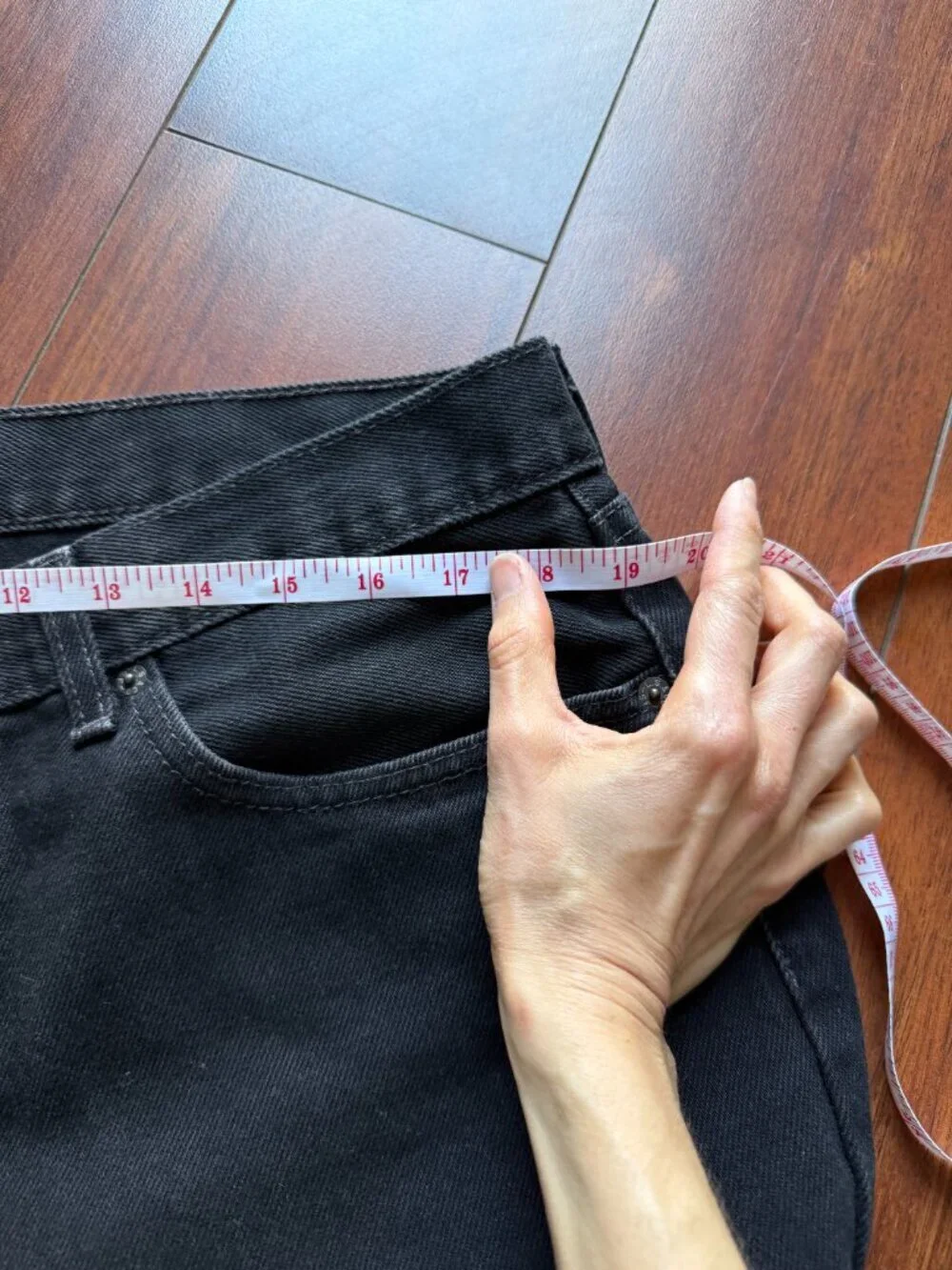 Levis Mens 505 jeans Size 36 x 32 classic straight leg in black